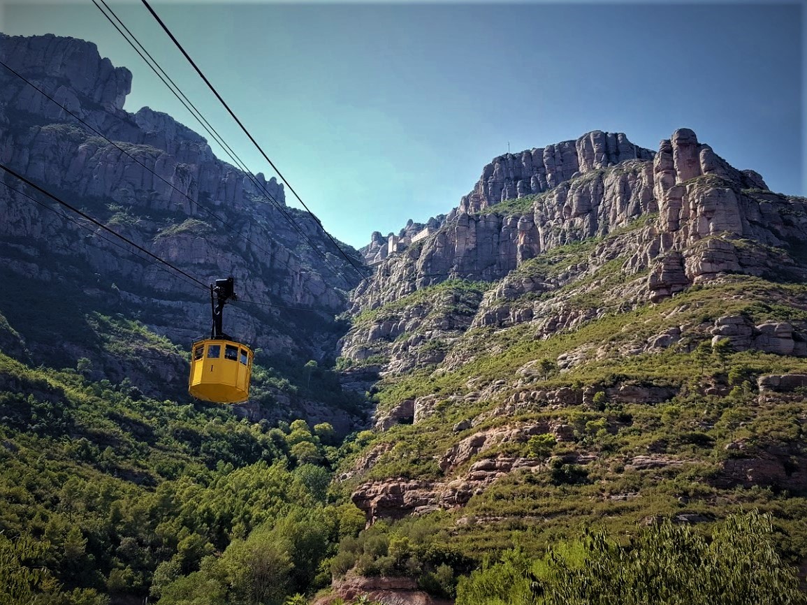 The Montserrat cable car going up to the monastery.